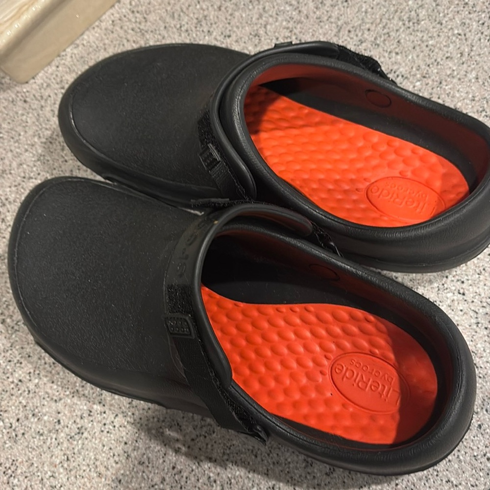 Like new Crocs